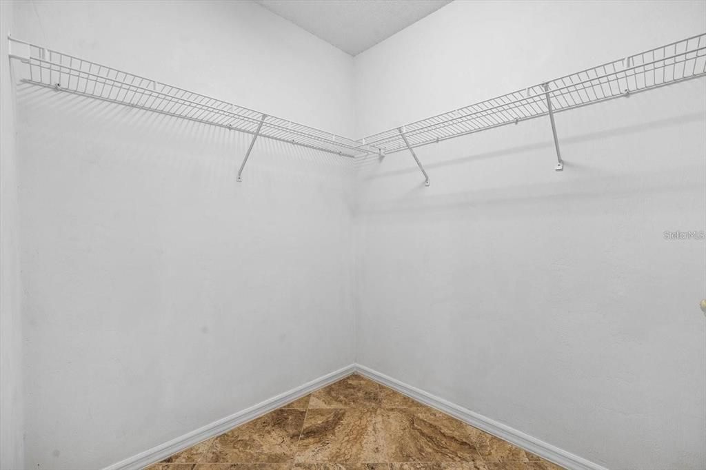 For Rent: $2,550 (3 beds, 2 baths, 1571 Square Feet)