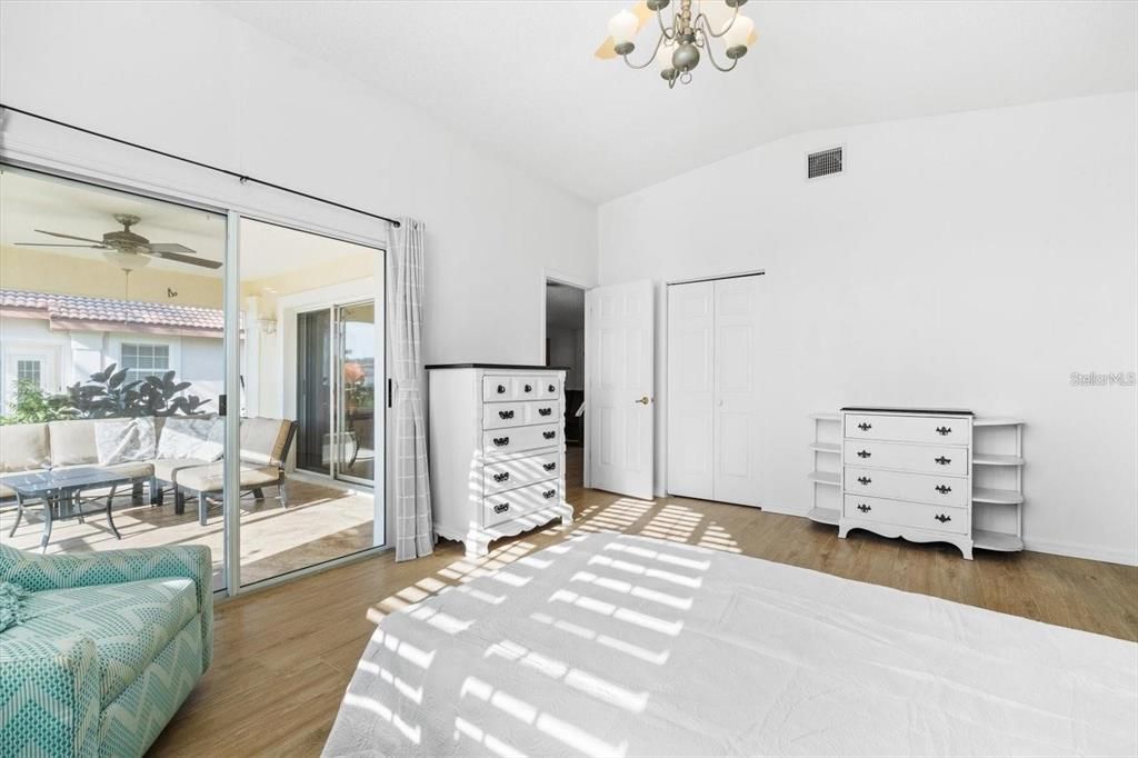 For Rent: $2,550 (3 beds, 2 baths, 1571 Square Feet)