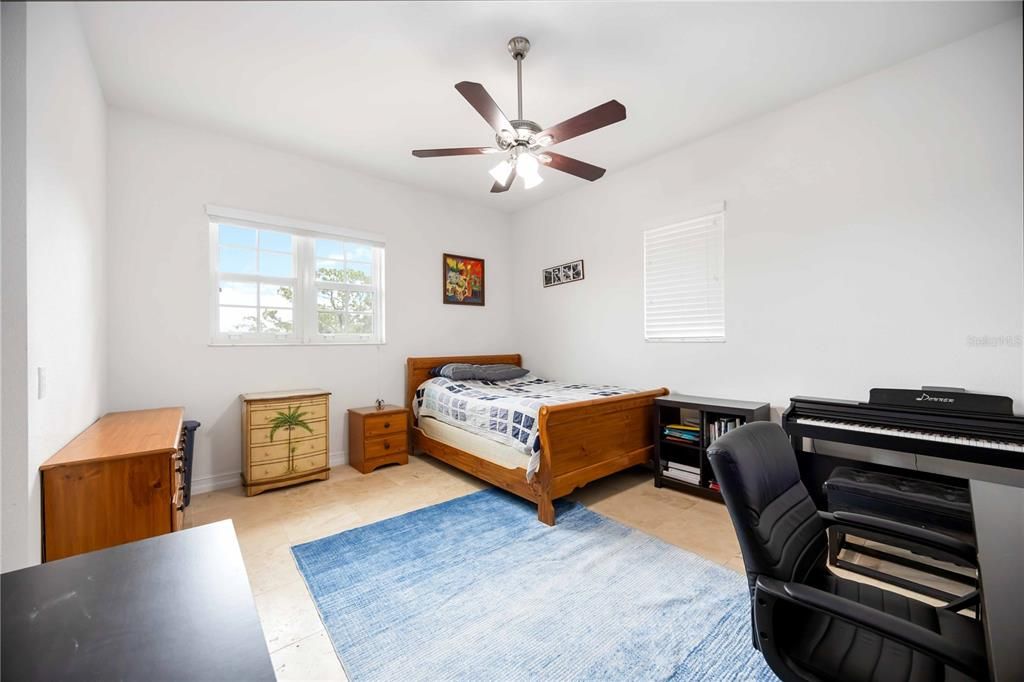 En Venta: $1,800,000 (4 camas, 4 baños, 4512 Pies cuadrados)