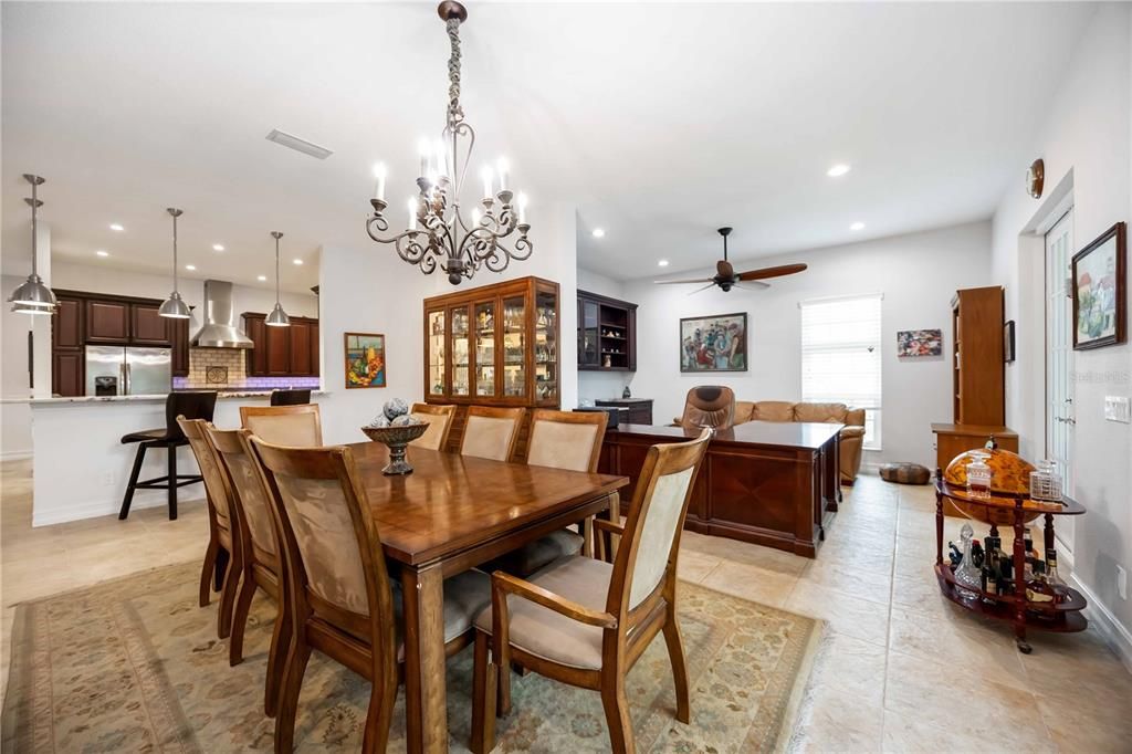 En Venta: $1,800,000 (4 camas, 4 baños, 4512 Pies cuadrados)