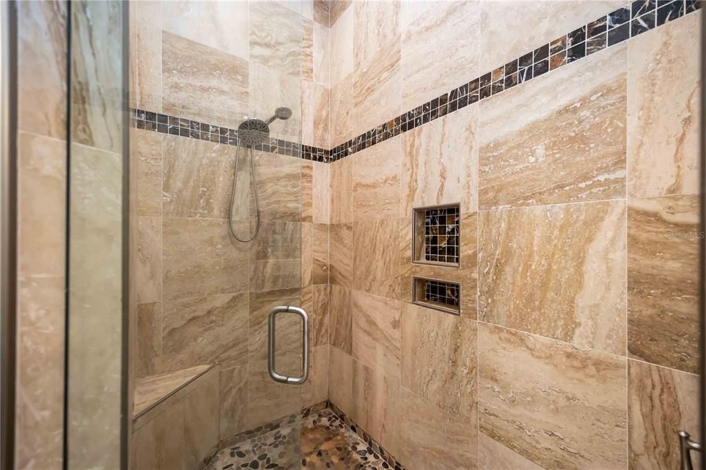 En Venta: $1,800,000 (4 camas, 4 baños, 4512 Pies cuadrados)