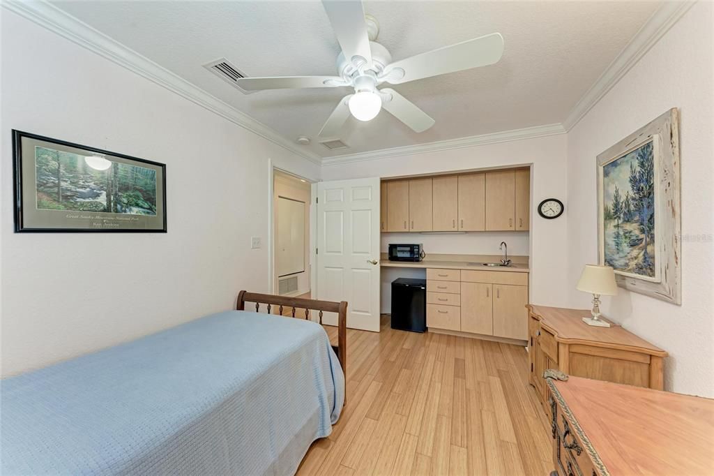 На продажу: $799,500 (4 спален, 2 ванн, 1622 Квадратных фут)