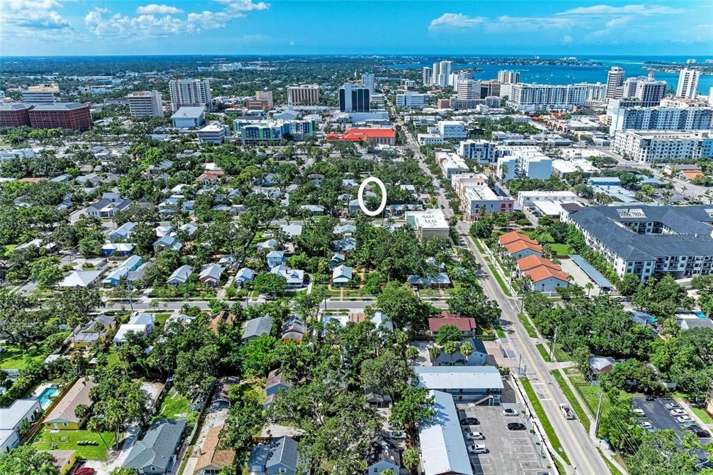 На продажу: $799,500 (4 спален, 2 ванн, 1622 Квадратных фут)