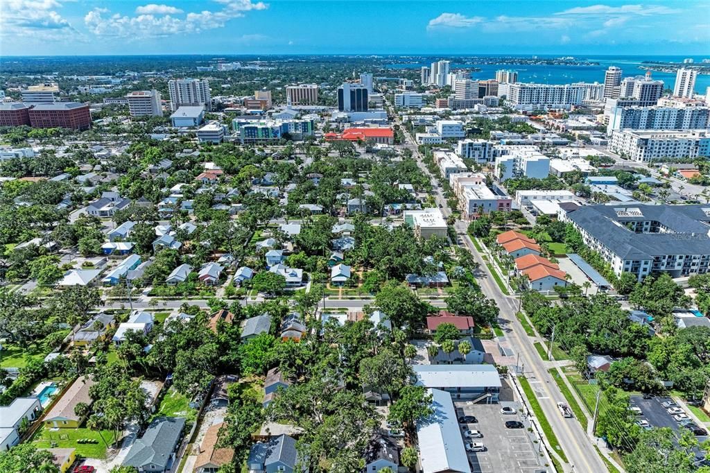 На продажу: $799,500 (4 спален, 2 ванн, 1622 Квадратных фут)