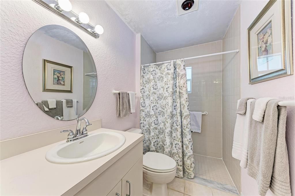 На продажу: $799,500 (4 спален, 2 ванн, 1622 Квадратных фут)