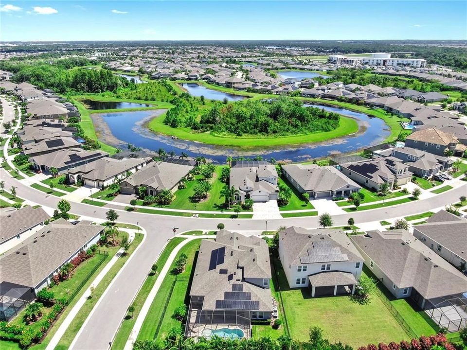 合同活跃: $799,000 (4 贝兹, 4 浴室, 3198 平方英尺)