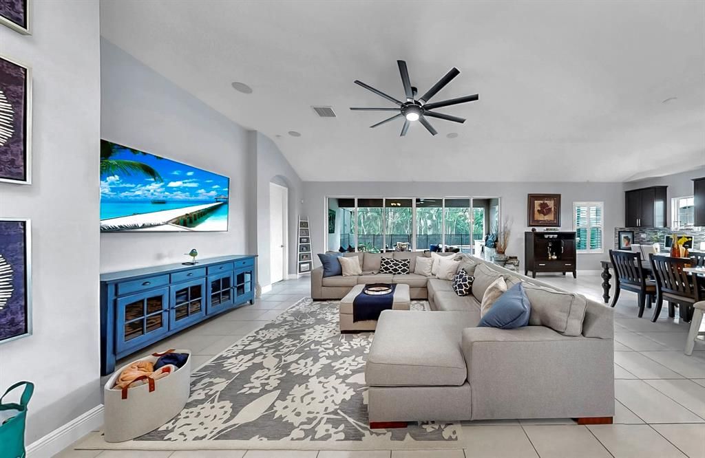 合同活跃: $799,000 (4 贝兹, 4 浴室, 3198 平方英尺)