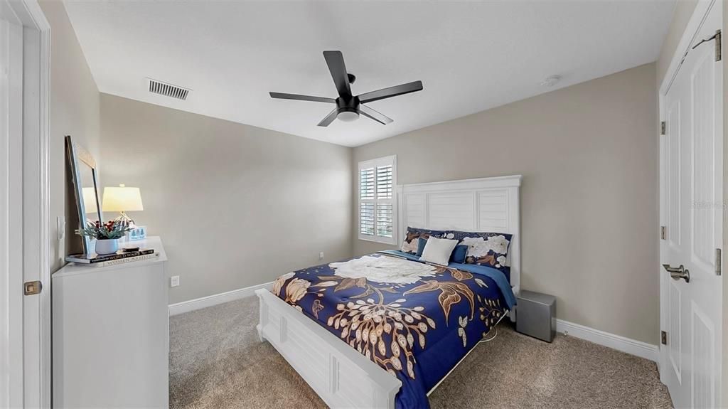 合同活跃: $799,000 (4 贝兹, 4 浴室, 3198 平方英尺)