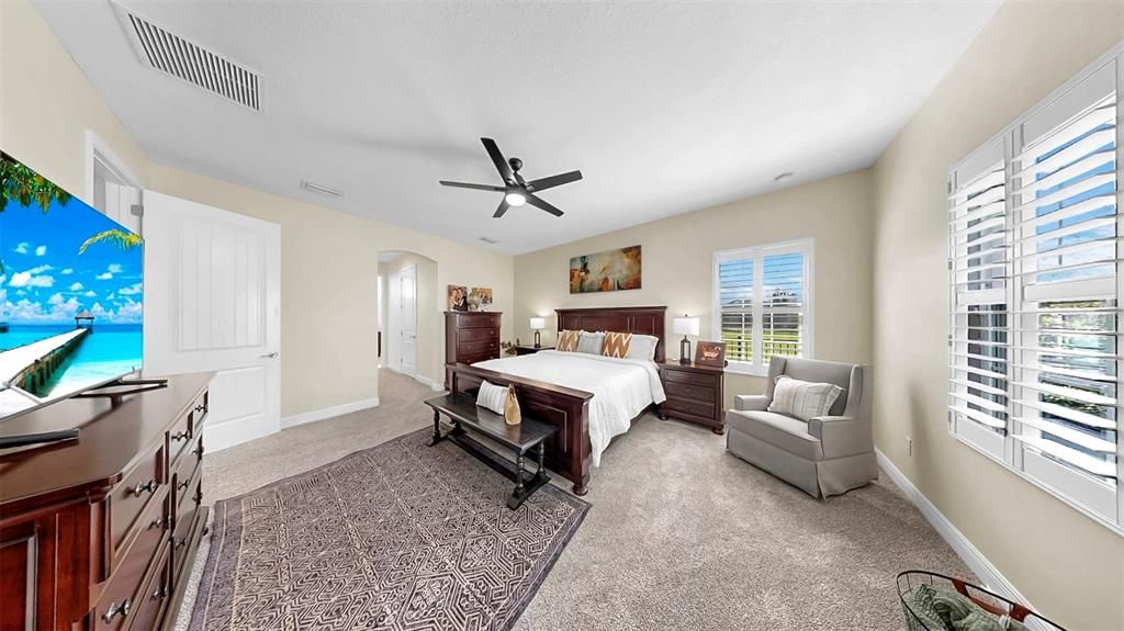 合同活跃: $799,000 (4 贝兹, 4 浴室, 3198 平方英尺)