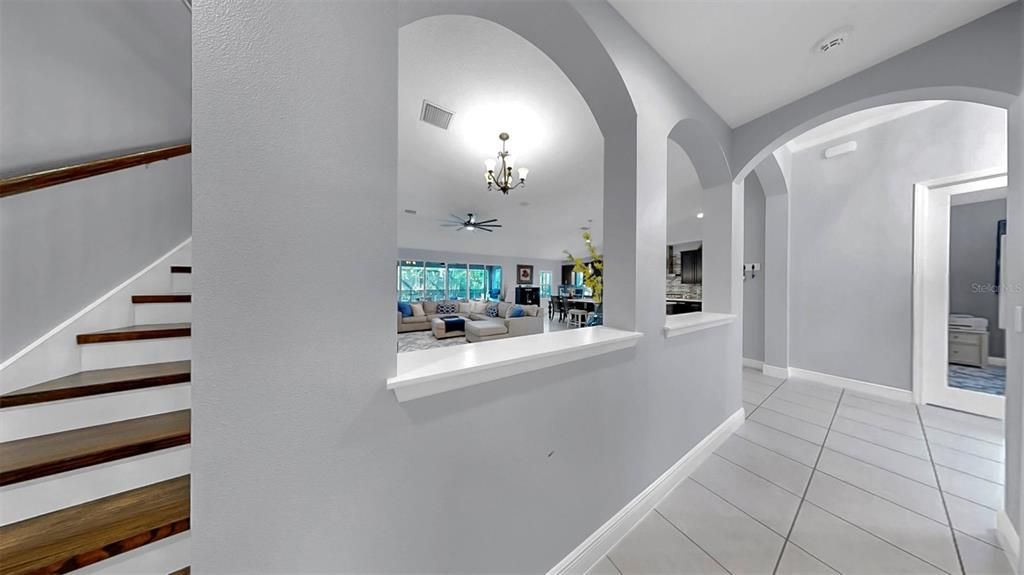 合同活跃: $799,000 (4 贝兹, 4 浴室, 3198 平方英尺)