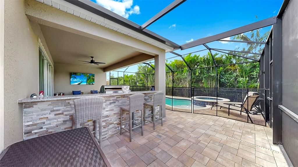 合同活跃: $799,000 (4 贝兹, 4 浴室, 3198 平方英尺)