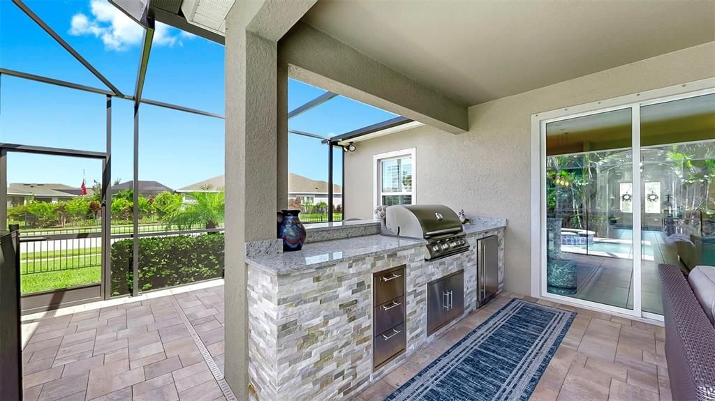 合同活跃: $799,000 (4 贝兹, 4 浴室, 3198 平方英尺)