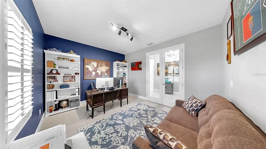 合同活跃: $799,000 (4 贝兹, 4 浴室, 3198 平方英尺)