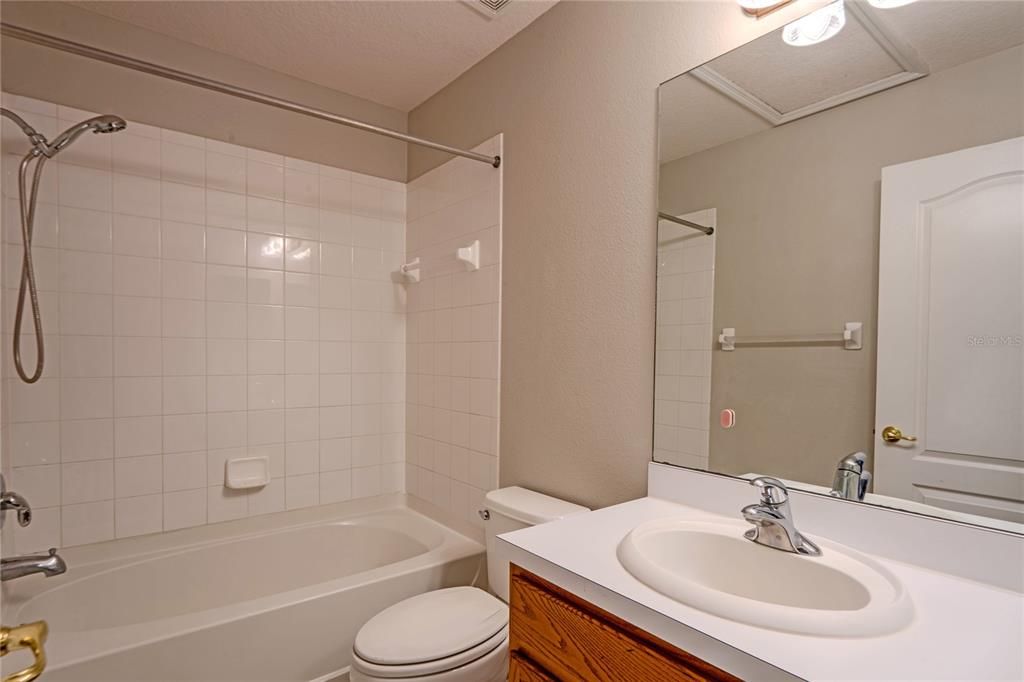 Activo con contrato: $200,000 (2 camas, 2 baños, 1152 Pies cuadrados)