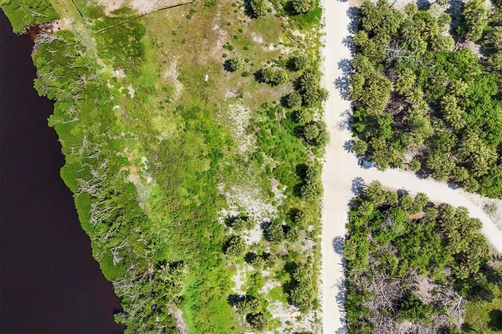 Activo con contrato: $299,999 (0.61 acres)