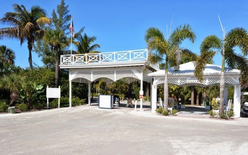 Activo con contrato: $299,999 (0.61 acres)