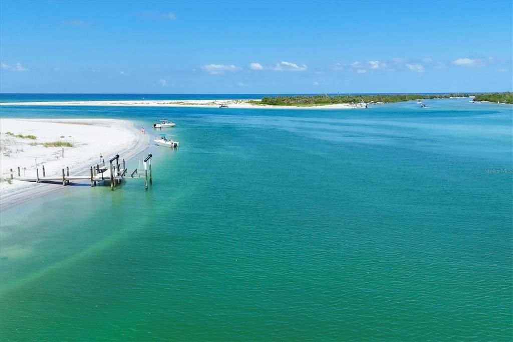 Activo con contrato: $299,999 (0.61 acres)