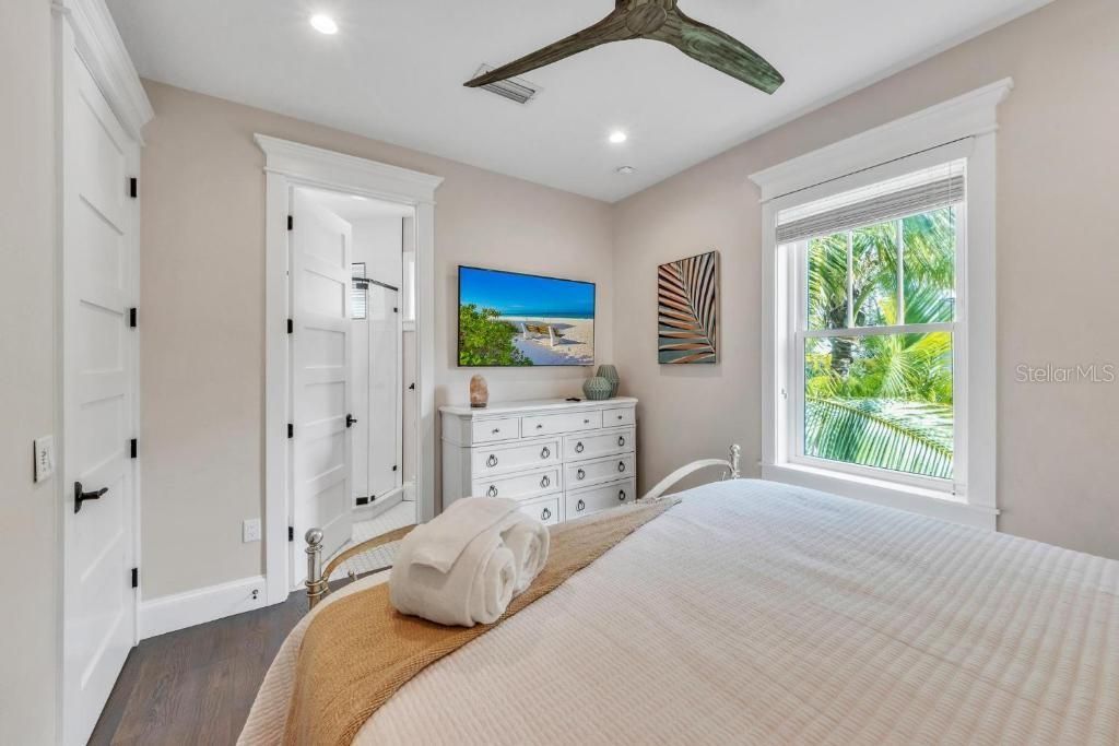 На продажу: $4,995,000 (5 спален, 5 ванн, 4088 Квадратных фут)