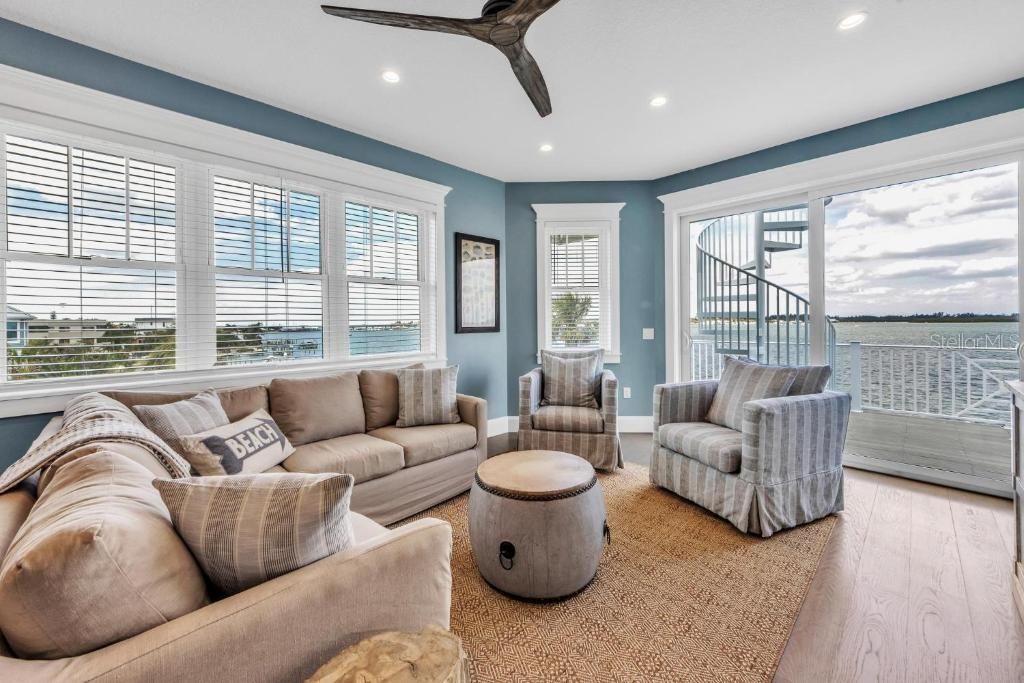 На продажу: $4,995,000 (5 спален, 5 ванн, 4088 Квадратных фут)