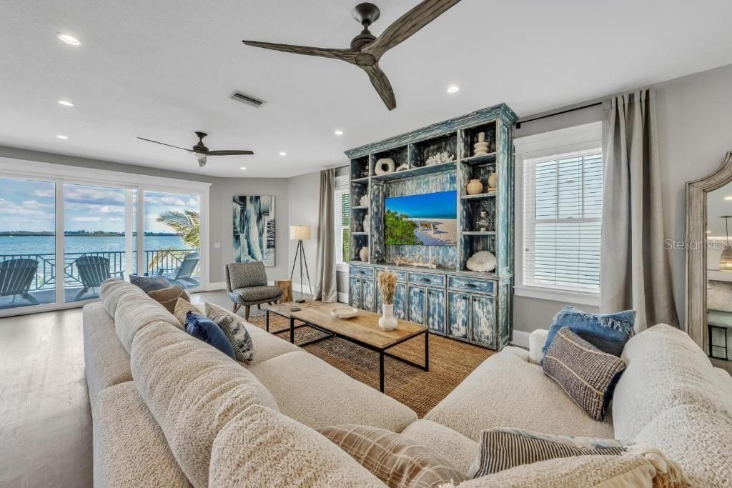 На продажу: $4,995,000 (5 спален, 5 ванн, 4088 Квадратных фут)