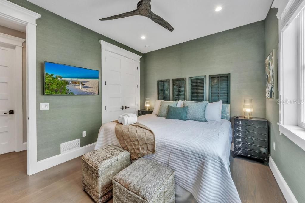 На продажу: $4,995,000 (5 спален, 5 ванн, 4088 Квадратных фут)