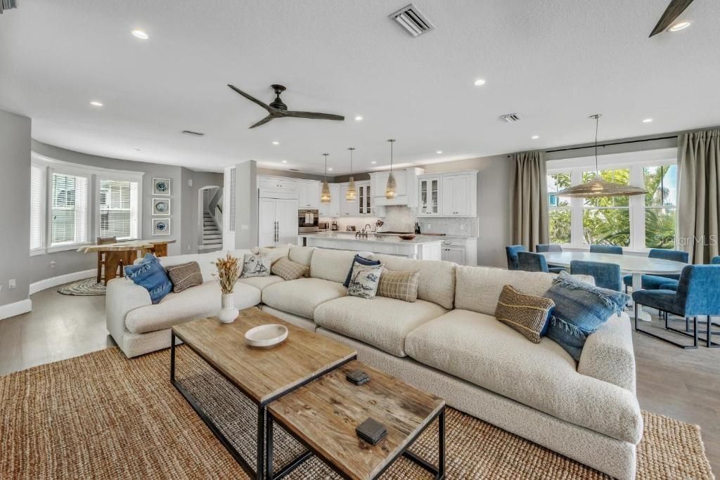 На продажу: $4,995,000 (5 спален, 5 ванн, 4088 Квадратных фут)