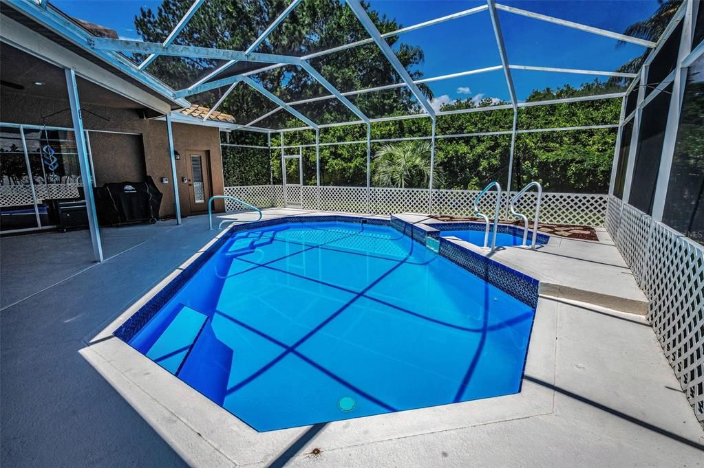 出租: $4,950 (4 贝兹, 3 浴室, 2642 平方英尺)