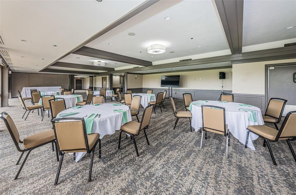 出租: $4,950 (4 贝兹, 3 浴室, 2642 平方英尺)