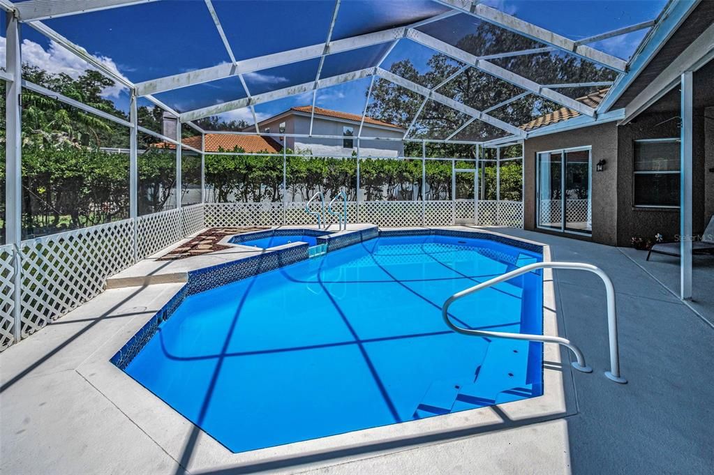 出租: $4,950 (4 贝兹, 3 浴室, 2642 平方英尺)