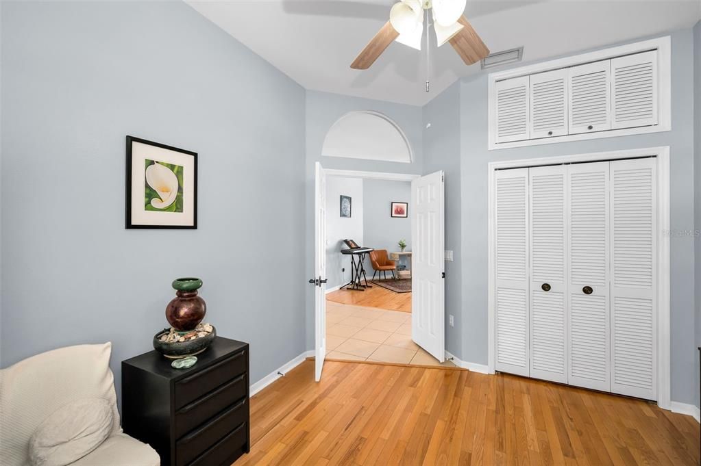 出租: $4,950 (4 贝兹, 3 浴室, 2642 平方英尺)