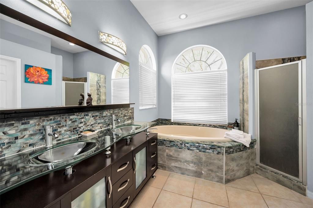 出租: $4,950 (4 贝兹, 3 浴室, 2642 平方英尺)