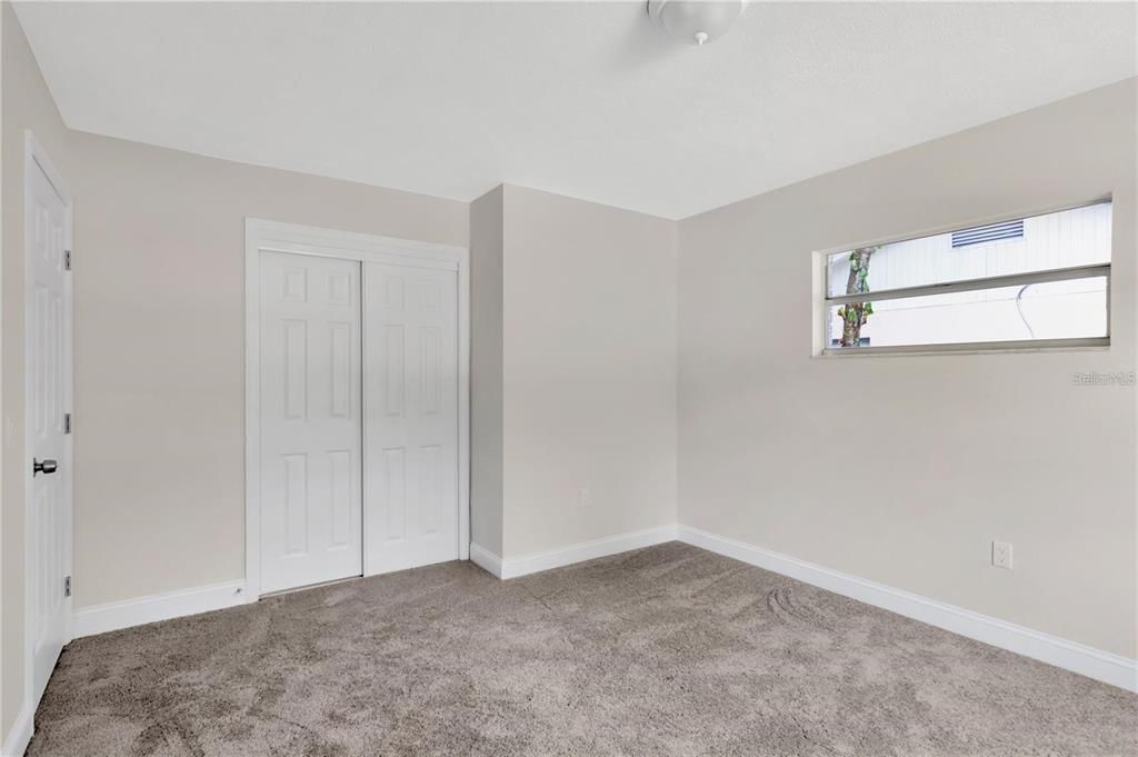 Под контрактом: $2,596 (3 спален, 2 ванн, 1600 Квадратных фут)