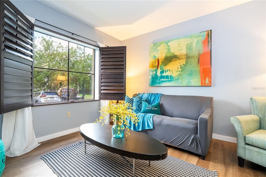 合同活跃: $139,000 (1 贝兹, 1 浴室, 466 平方英尺)