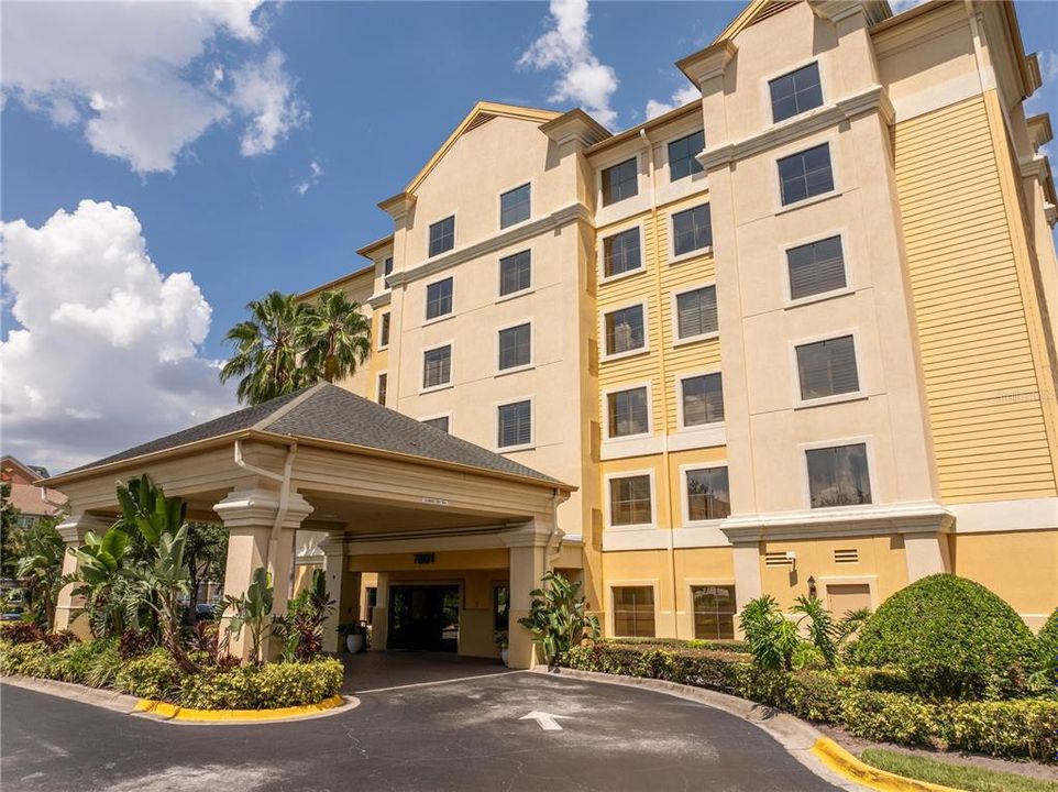 合同活跃: $139,000 (1 贝兹, 1 浴室, 466 平方英尺)