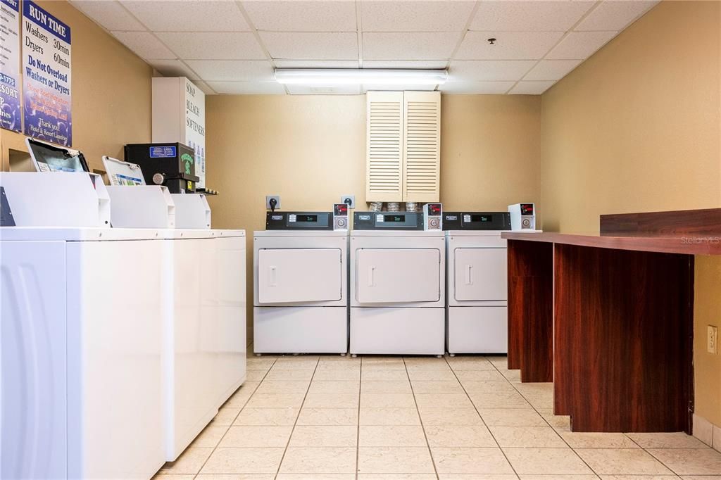 合同活跃: $139,000 (1 贝兹, 1 浴室, 466 平方英尺)