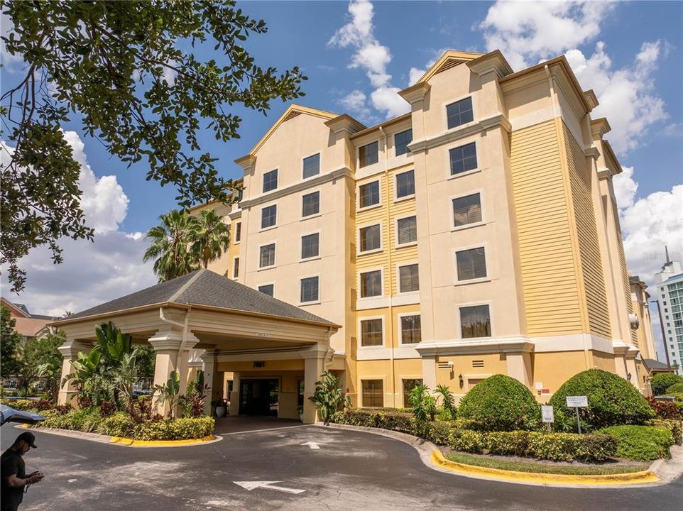 合同活跃: $139,000 (1 贝兹, 1 浴室, 466 平方英尺)