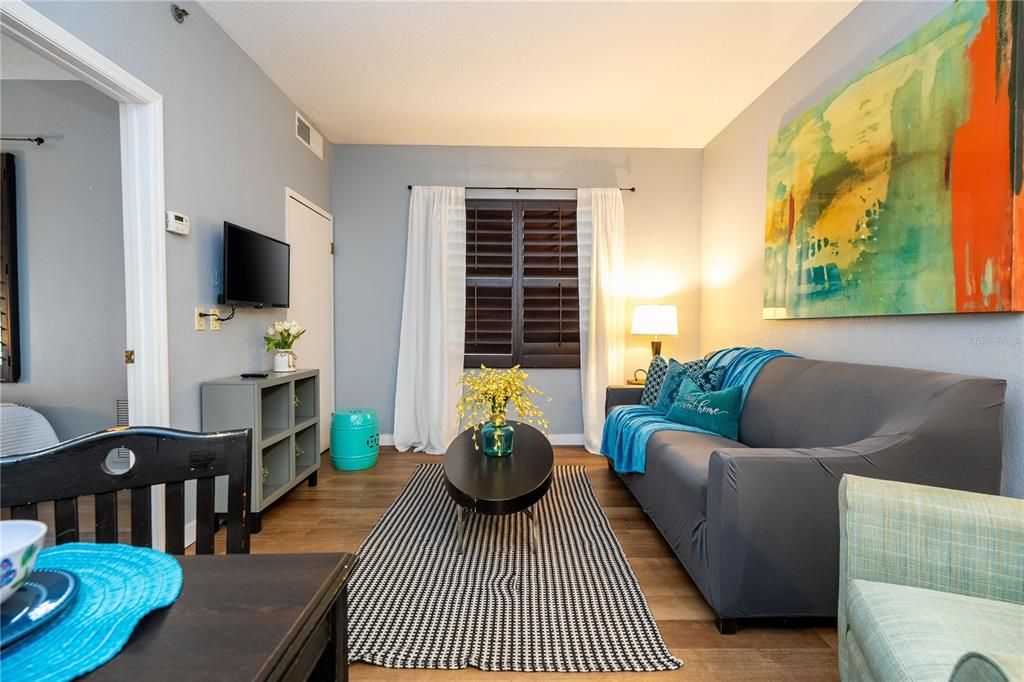 合同活跃: $139,000 (1 贝兹, 1 浴室, 466 平方英尺)