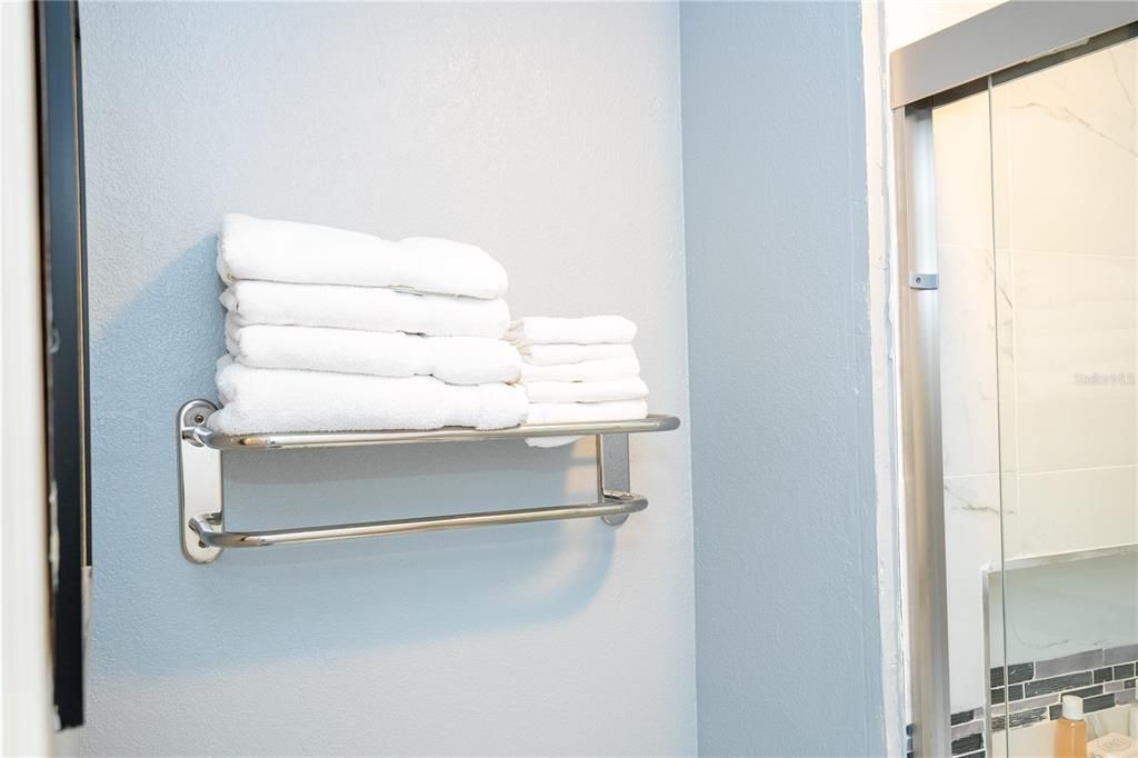 合同活跃: $139,000 (1 贝兹, 1 浴室, 466 平方英尺)