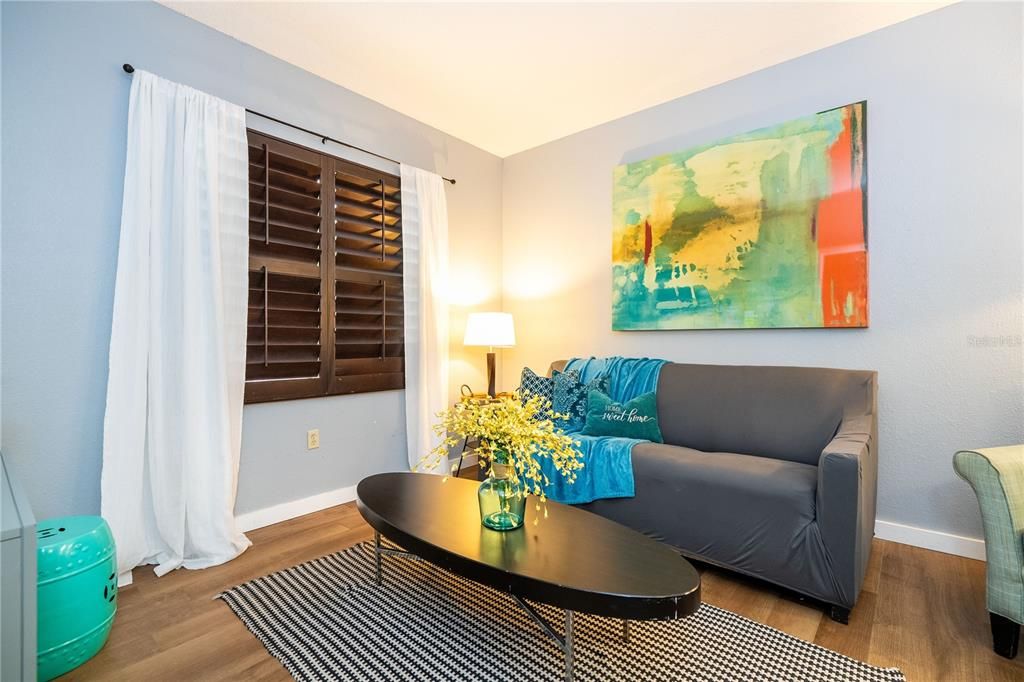 合同活跃: $139,000 (1 贝兹, 1 浴室, 466 平方英尺)