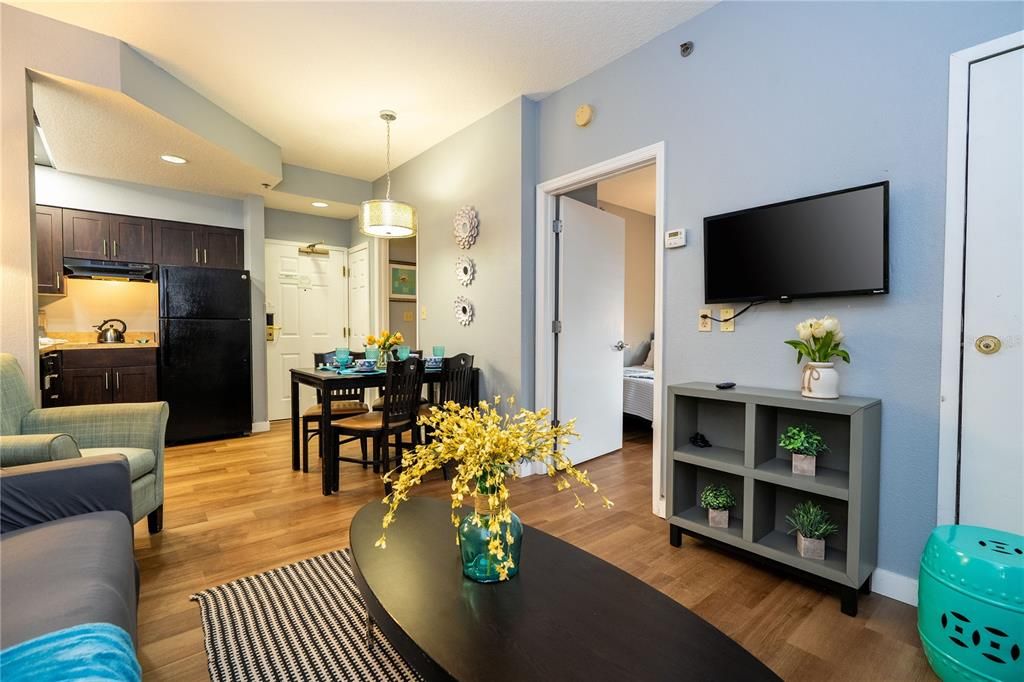 合同活跃: $139,000 (1 贝兹, 1 浴室, 466 平方英尺)