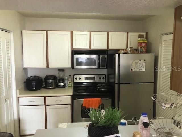 For Sale: $125,000 (1 beds, 1 baths, 627 Square Feet)
