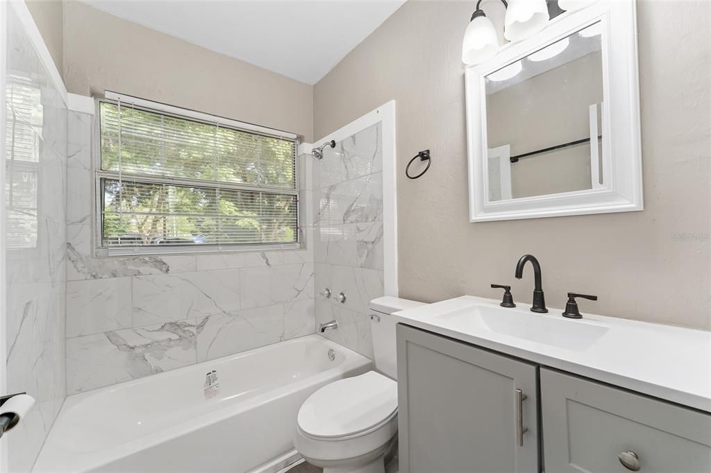 待售: $195,000 (3 贝兹, 1 浴室, 945 平方英尺)