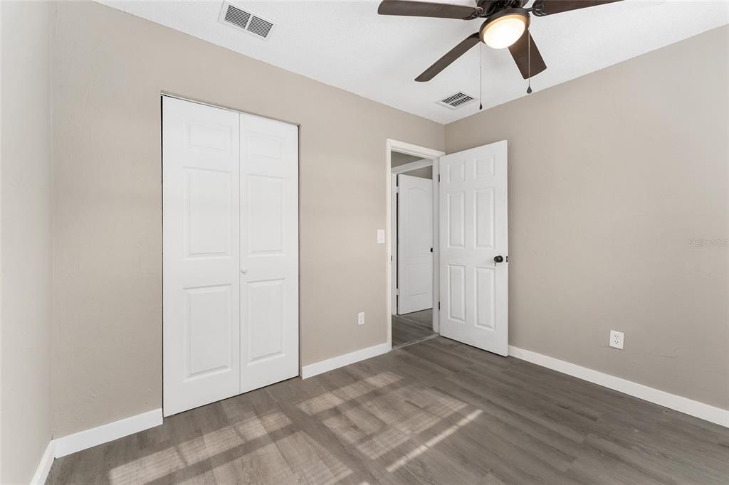 待售: $195,000 (3 贝兹, 1 浴室, 945 平方英尺)