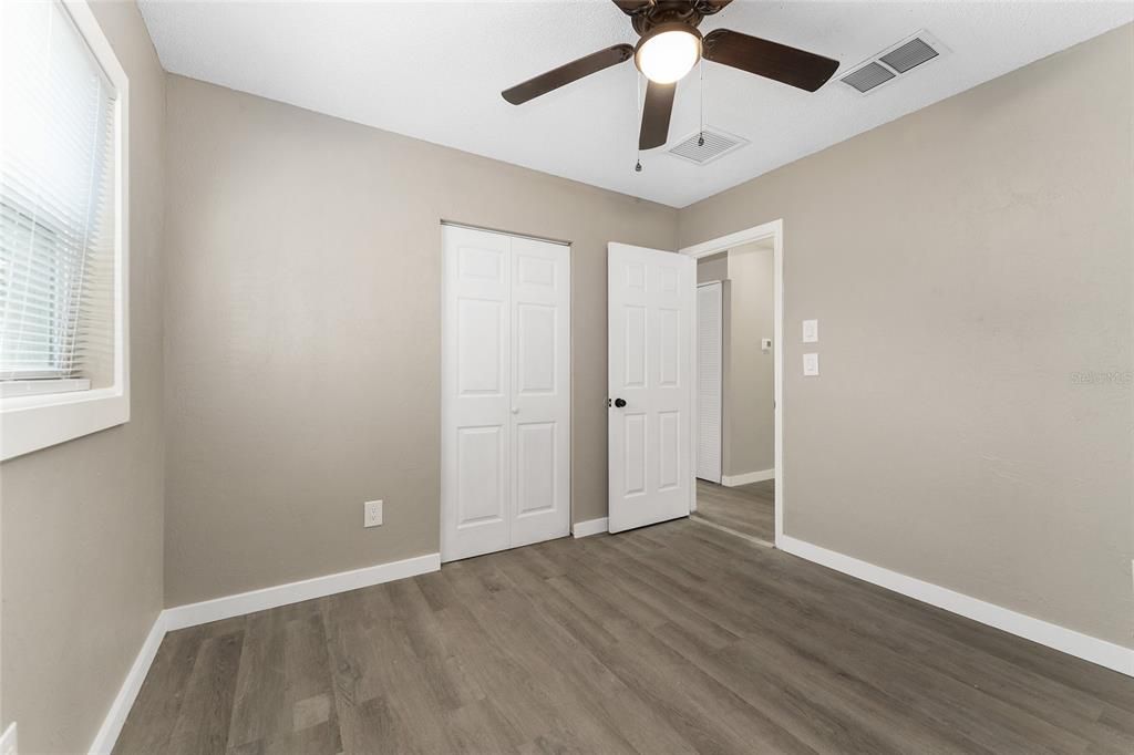 待售: $195,000 (3 贝兹, 1 浴室, 945 平方英尺)