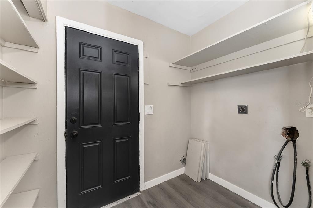 待售: $195,000 (3 贝兹, 1 浴室, 945 平方英尺)