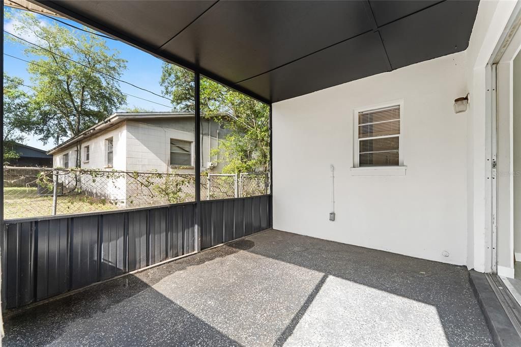 待售: $195,000 (3 贝兹, 1 浴室, 945 平方英尺)