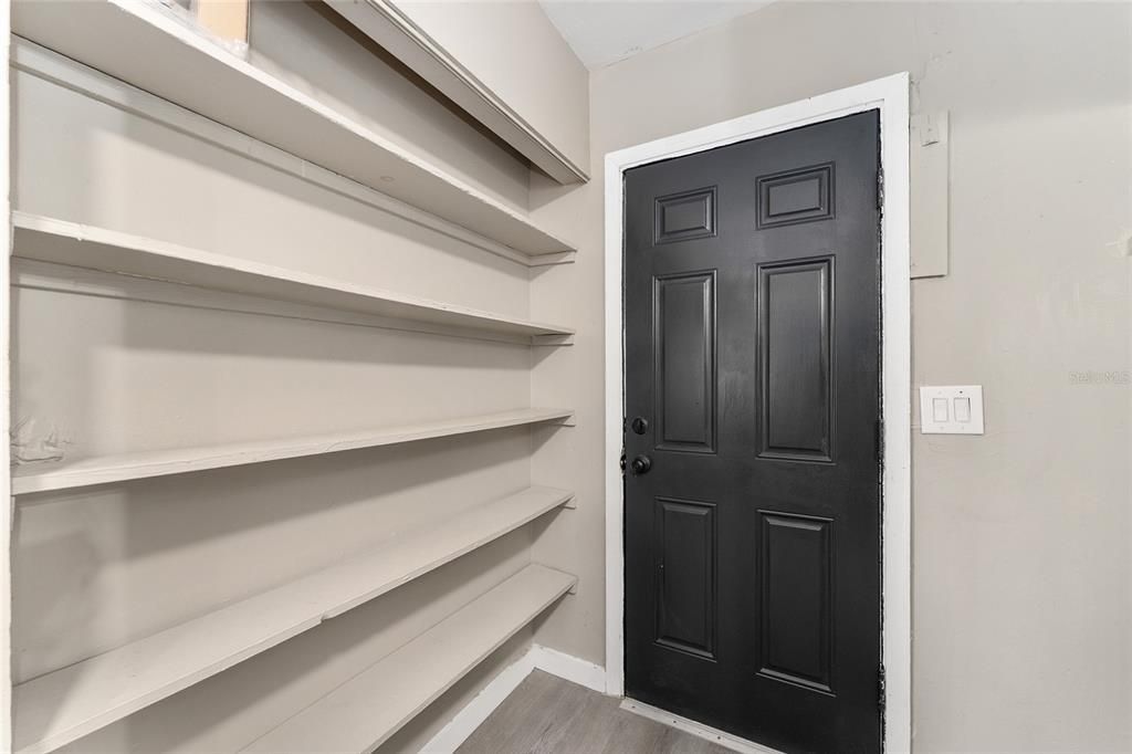 待售: $195,000 (3 贝兹, 1 浴室, 945 平方英尺)