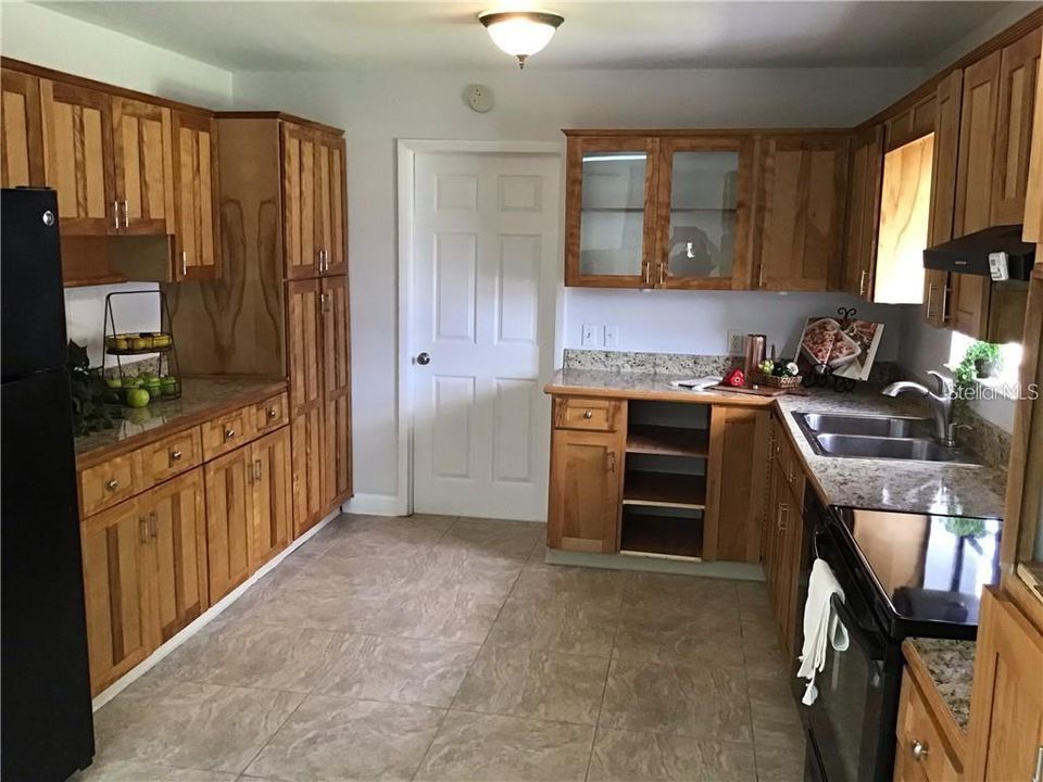 出租: $2,598 (4 贝兹, 2 浴室, 1552 平方英尺)