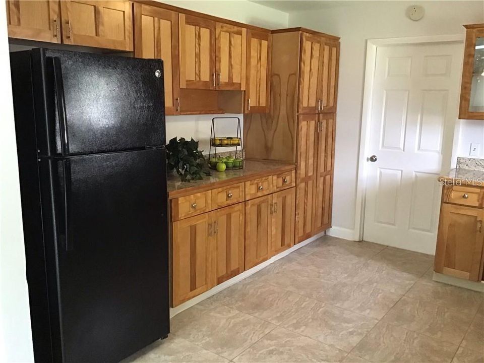 出租: $2,598 (4 贝兹, 2 浴室, 1552 平方英尺)