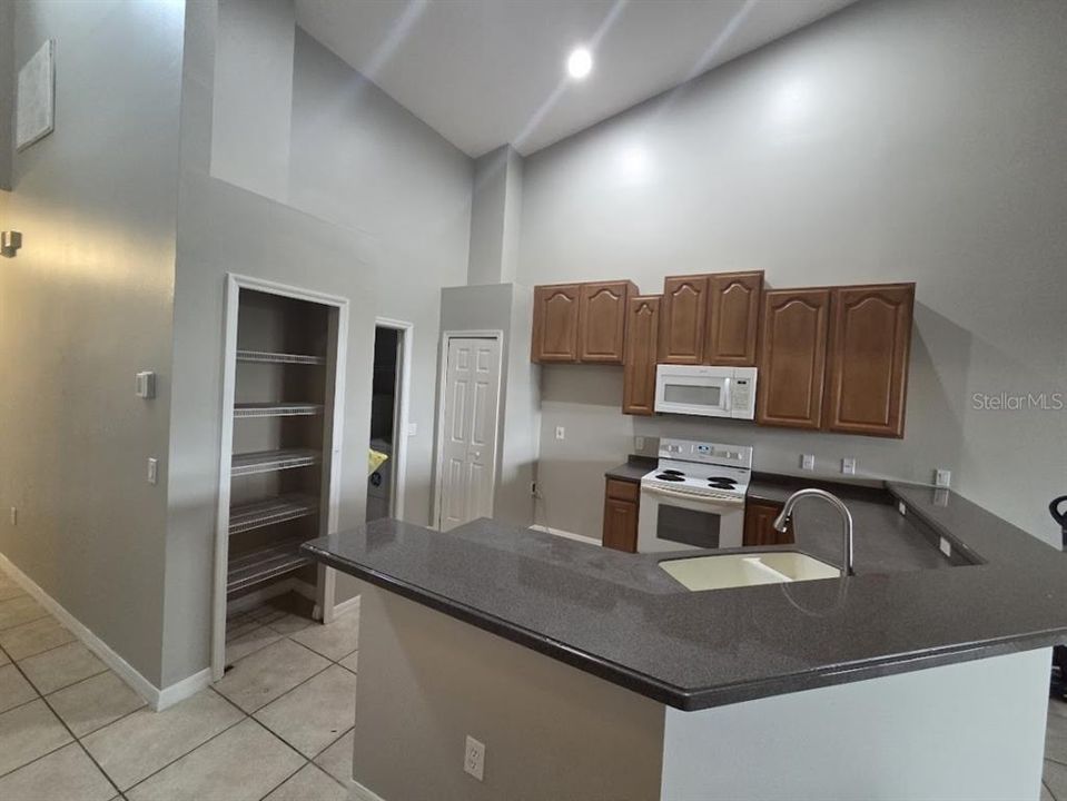 En Venta: $179,900 (2 camas, 2 baños, 1419 Pies cuadrados)